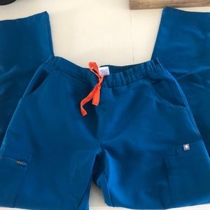 Figs yola skinny scrub pants